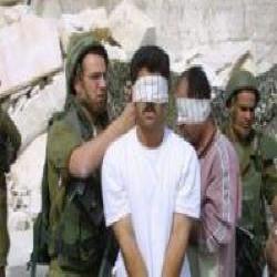 حقوقيون: اسرائيل تحرص على اذلال المعتقلين الفلسطينيين