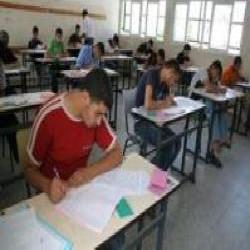 طلاب التوجيهي في غزة .. تفوق من تحت الأنقاض